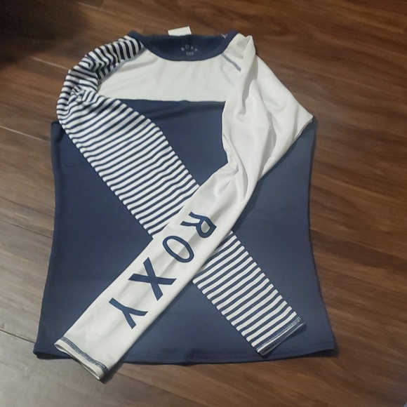 Roxy Blue and White Striped Long Sleeve Rash Guard - Picture 4 of 4